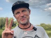 Олег Скрипка дал редкий комментарий о жене и четырех детях