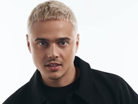 Alekseev запостил редкое фото со своей мамой