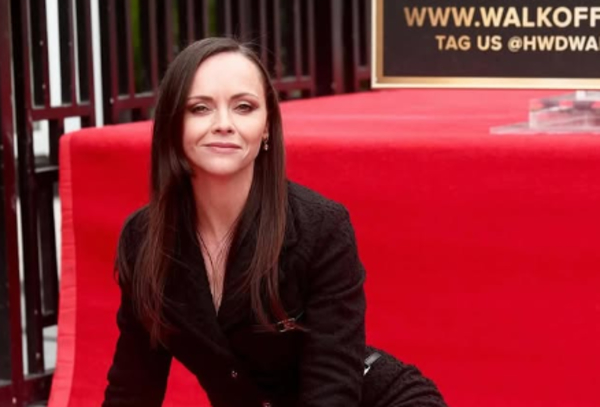 Звезда «Уэнздей» Кристина Риччи получила звезду на Аллее славы в Голливуде