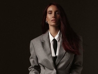 Эмеральд объяснила, почему решилась на пластику, и показала лицо после операции