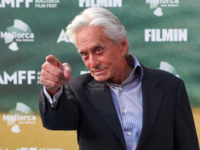 Майкл Дуглас публично высмеял позицию Трампа касательно РФ