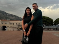 Дружина Усика зізналася, чому їхні сини живуть за кордоном, а дочки в Україні