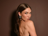 Карли Клосс объявила о третьей беременности спустя полтора года после вторых родов