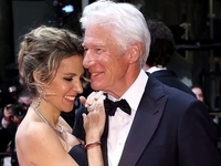 Жена Ричарда Гира показала его редкие фото с сыновьями