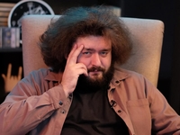 Веня из «Лиги смеха» впервые появился на публике после операции из-за кровоизлияния в мозг