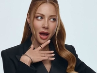 Тина Кароль показала, как в спортзале приседает со штангой