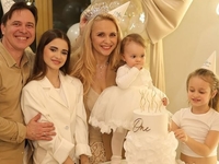 Лілія Ребрик порівняла фото трьох дочок в одному віці