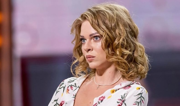 Яна Глущенко оголосила про звільнення з «Дизель Шоу»