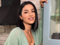 Злата Огневич сняла на видео, как красит яйца на Пасху