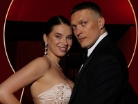 Жена Усика показала, какой сюрприз подготовил боксер по случаю ее 37-летия