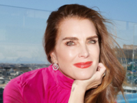 Брук Шилдс запостила фото с выпускного старшей дочери