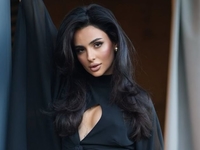 Тринчер показала архивное фото с выпускного и высказалась о женской дружбе