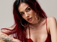 MamaRika снялась топлес и рассекретила, какую процедуру для тела делает