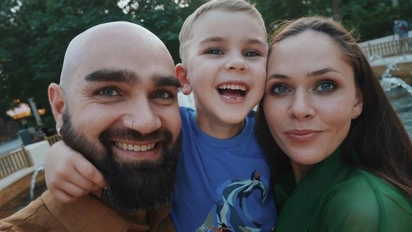 Юлія Саніна відповіла на закиди, що її чоловік живе за кордоном під час війни