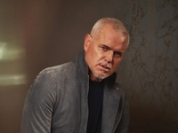 У звезды «Зачарованных» отказала рука из-за неизлечимой болезни