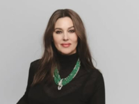 60-летняя Беллуччи в купальнике снялась для обложки глянца