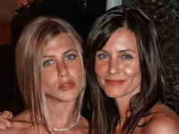 Энистон показала, как они с Кокс выглядят в домашней обстановке на кухне