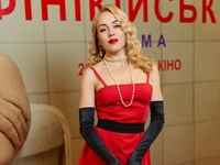 Елена Тополя призналась, сколько раз обращалась к пластическим хирургам