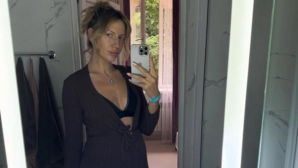 «Отпустили прогуляться»: Никитюк рассекретила, кто помогает ей с воспитанием первенца