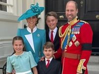 Принц Джордж празднует 12-летие: новое портретное фото сына Кейт Миддлтон и принца Уильяма