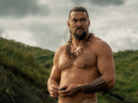 Джейсон Момоа впервые за 6 лет сбрил бороду — видео