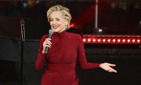 Шерон Стоун вперше вийшла на червону доріжку в компанії трьох синів