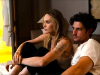 Анджеліна Джолі у витонченій стрічці «Кутюр»: з'явилися перші офіційні кадри з фільму