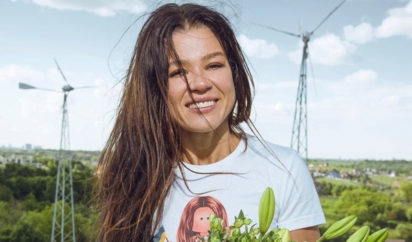 Руслана показала рідкісну зустріч із мамою на львівському вокзалі