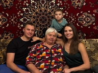 Антонина Хижняк показала бабушку и квартиру, в которой выросла