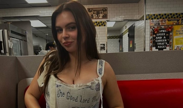 «Дві з моїх трьох домівок»: дочка Фреймут показала, як провела серпень у Києві та Лондоні