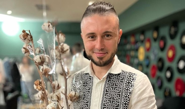 Тополя в День знаний впервые за долгое время показался с тремя детьми