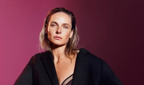 Ребекка Фергюсон впервые за 7 лет брака вышла на красную дорожку с мужем