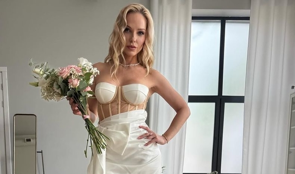 Даша Трегубова показала редкое фото с дочерью и поздравила ее с 14-летием