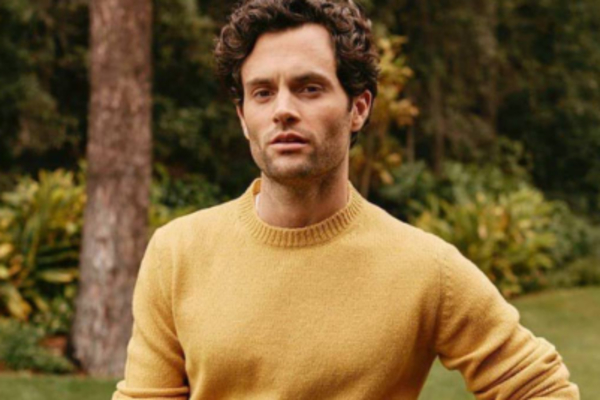 Звезда сериалов «Ты» и «Сплетница» Пенн Бэджли стал отцом двойни