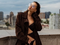 Саливанчук в откровенном белье снялась на крыше многоэтажки