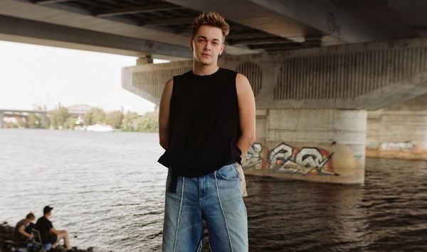 Танцор Нади Дорофеевой рассказал о суде над мужчиной, который избил его