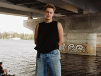 Танцор Нади Дорофеевой рассказал о суде над мужчиной, который избил его