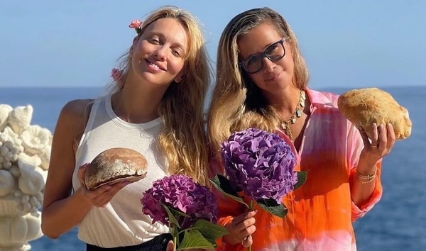 Полякова обратилась к Макрону с просьбой помочь ее подруге-россиянке