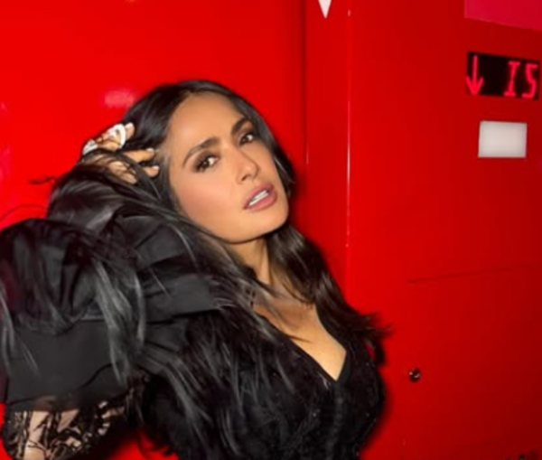 Сальма Хайек отпраздновала 18-летие дочери в замке