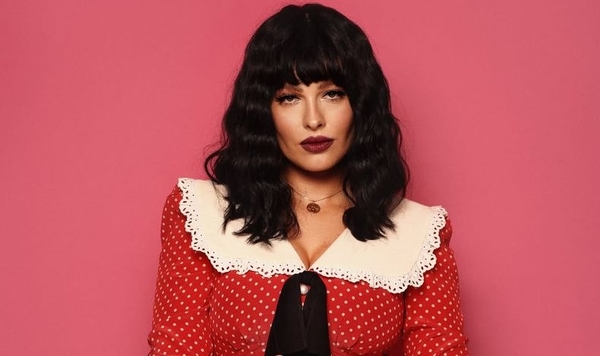 Астафьева показала, как провела первый за время войны отпуск за границей