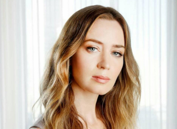 Эмили Блант рассказала, каким был Усик на съемках фильма «Несокрушимый»