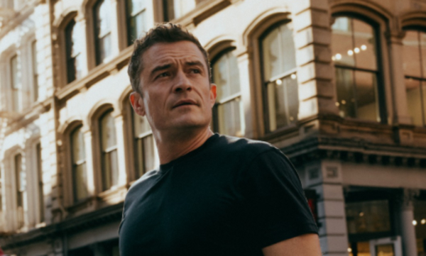 Орландо Блум поделился редкими фото с сыном и дочерью