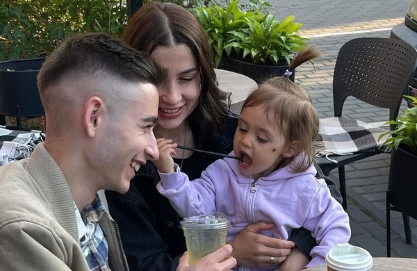 Сасанчин заявил, что после развода будет бороться за опеку над 3-летней дочерью