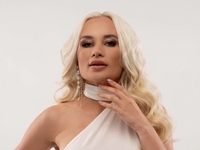 Співачка Angela відверто про почуття у новій пісні