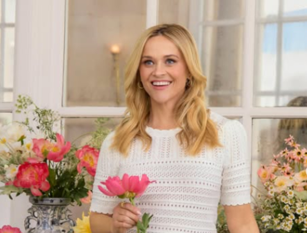 Риз Уизерспун публично поздравила с 22-летием сына от Райана Филлиппа