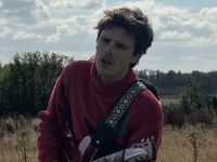 Младший сын Дэвида и Виктории Бекхэмов начал карьеру в музыке