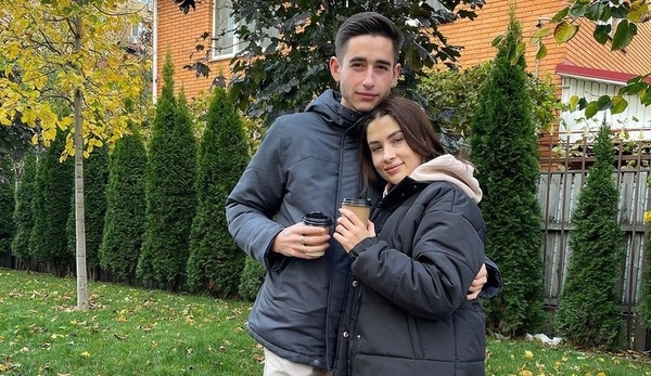 Сасанчин после объявления о разводе засветил новую девушку