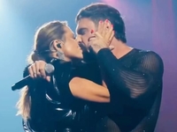 Козловский прокомментировал страстный поцелуй c Могилевской