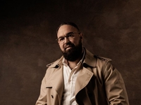 Ніжність і пристрасть в кожному акорді: Sergii Garant оживляє легендарний хіт “Безсоння”