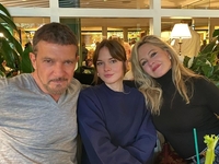 Дочь Бандераса и Гриффит запостила новые фото со свадьбы